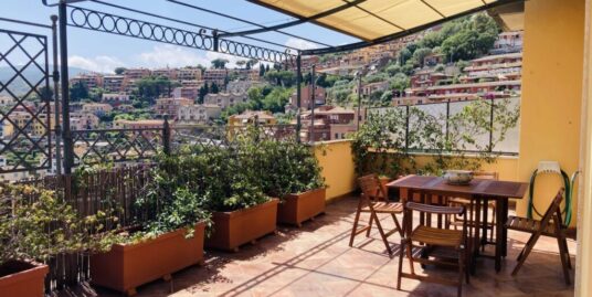 Porto S. Stefano, attico ristrutturato con grande terrazza vista mare