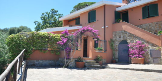 Porto S. Stefano – Esclusiva proprietà in posizione dominante con bellissima vista mare